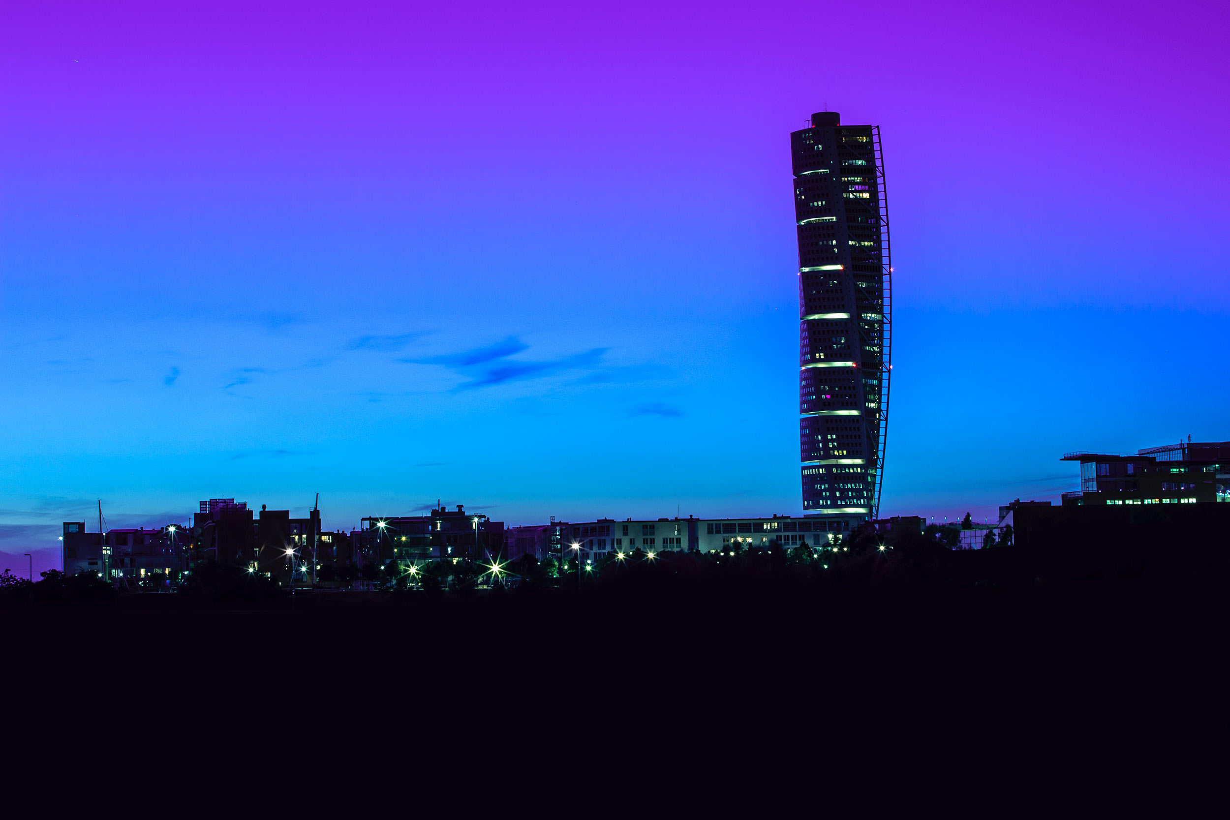 Turning torso, skymning, malmö